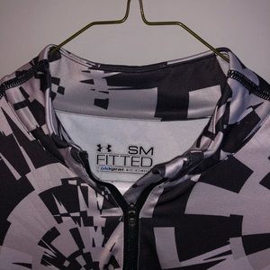 UNder Armor Dri fit Quarter Zip workout top
